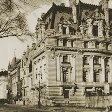 Upper East Side Walking Tour: A Clash of Titans